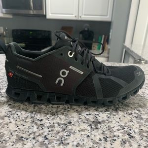 On Cloud waterproof running shoe